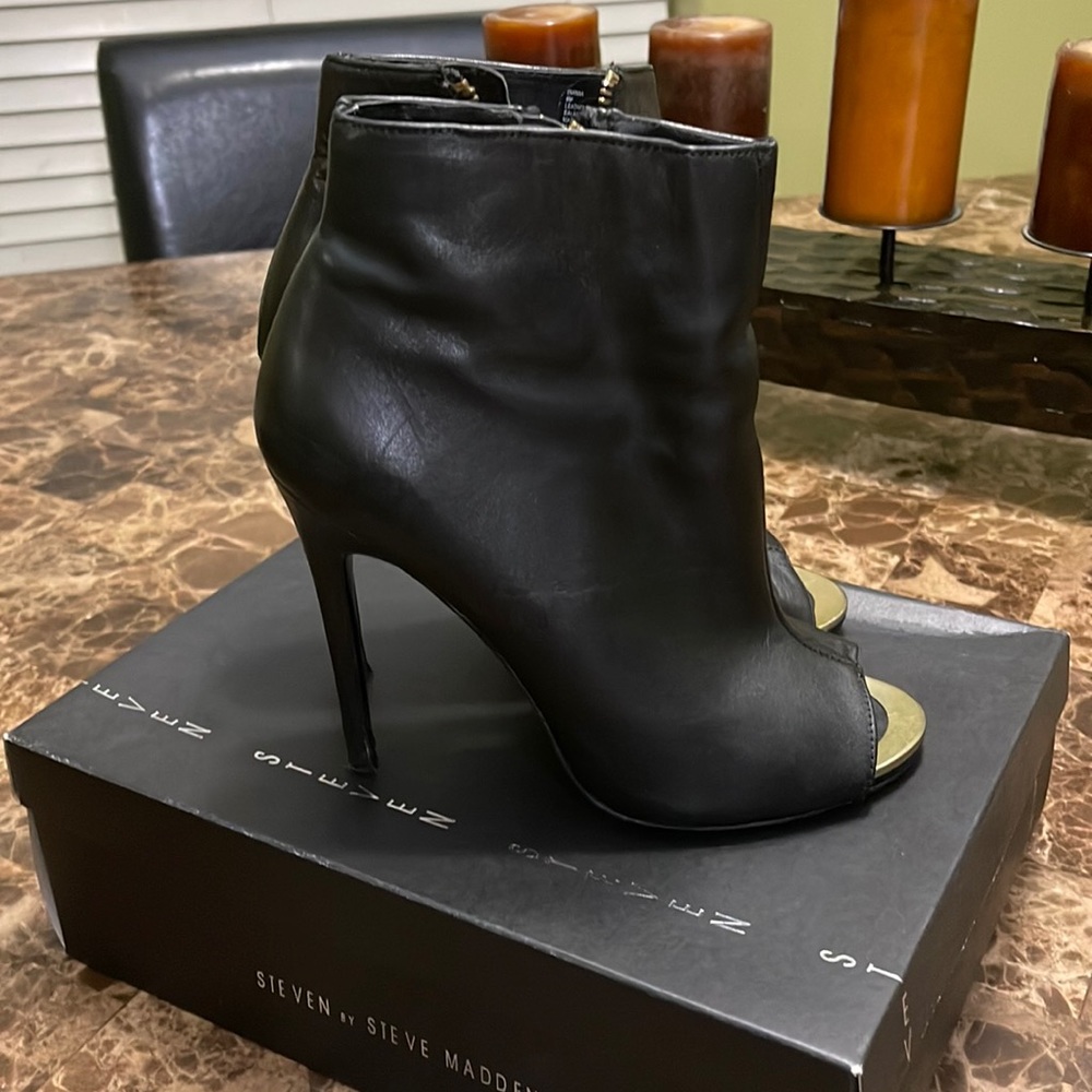 PRELOVED STEVE MADDEN HEELS